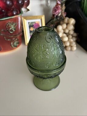 Indiana Glass Tiara Fairy Lamp in Chantilly Green Sandwich Pattern Floral Design
